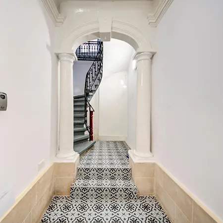Warm & Cozy 1br In Bormla With Wifi, Ac & Great Location Appartement *