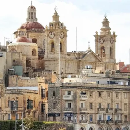 Warm & Cozy 1br In Bormla With Wifi, Ac & Great Location