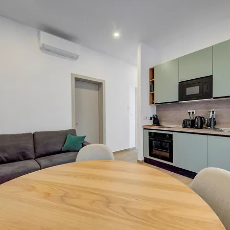 Warm & Cozy 1br In Bormla With Wifi, Ac & Great Location Appartement *