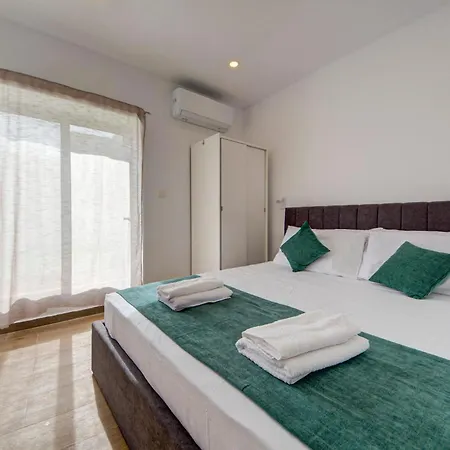 Appartement Warm & Cozy 1br In Bormla With Wifi, Ac & Great Location